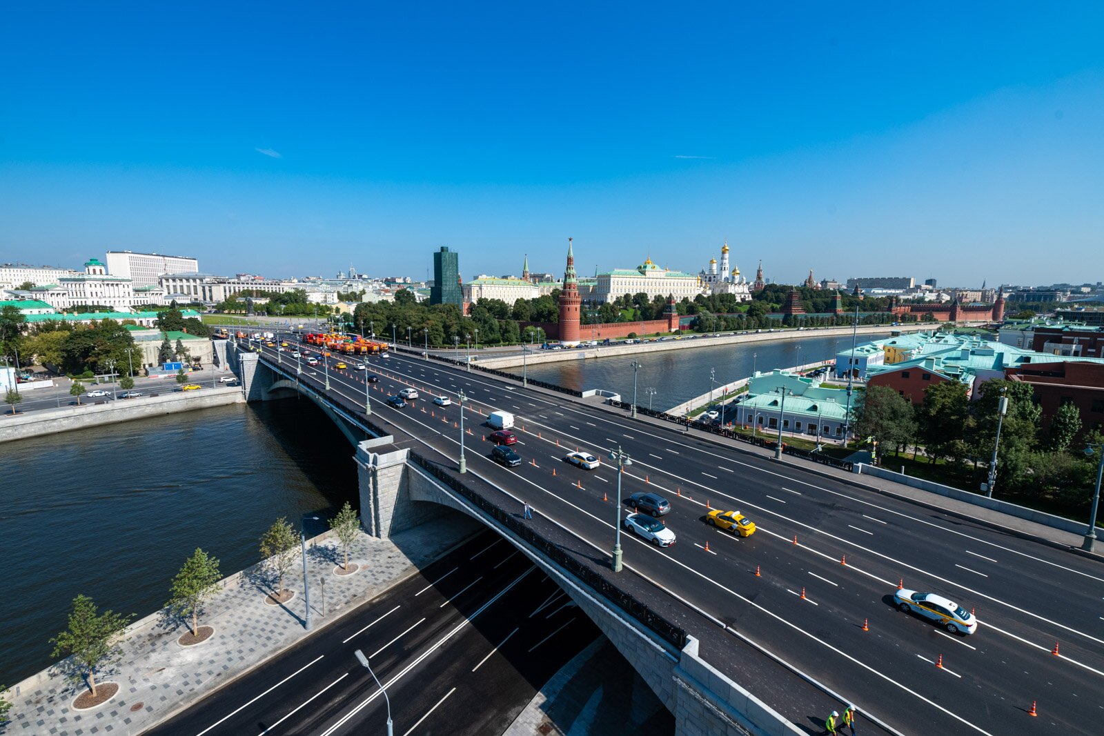 Большой Каменный мост полностью открыт после капитального ремонта | Время  России